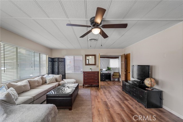 Detail Gallery Image 5 of 49 For 853 S Palm Ave, Hemet,  CA 92543 - 2 Beds | 2 Baths