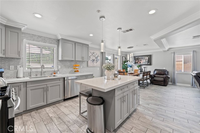 Detail Gallery Image 8 of 35 For 15375 Wood Duck St, Fontana,  CA 92375 - 4 Beds | 3 Baths