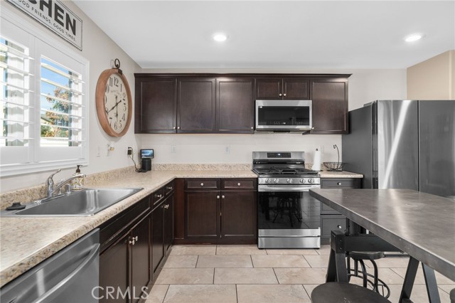 Detail Gallery Image 10 of 33 For 1260 Corte Del Sol, San Jacinto,  CA 92582 - 3 Beds | 2/1 Baths