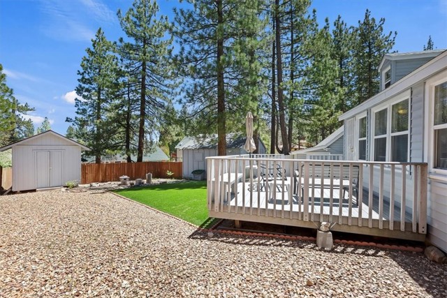Detail Gallery Image 18 of 30 For 681 Chipmunk Ln, Big Bear Lake,  CA 92315 - 5 Beds | 3 Baths