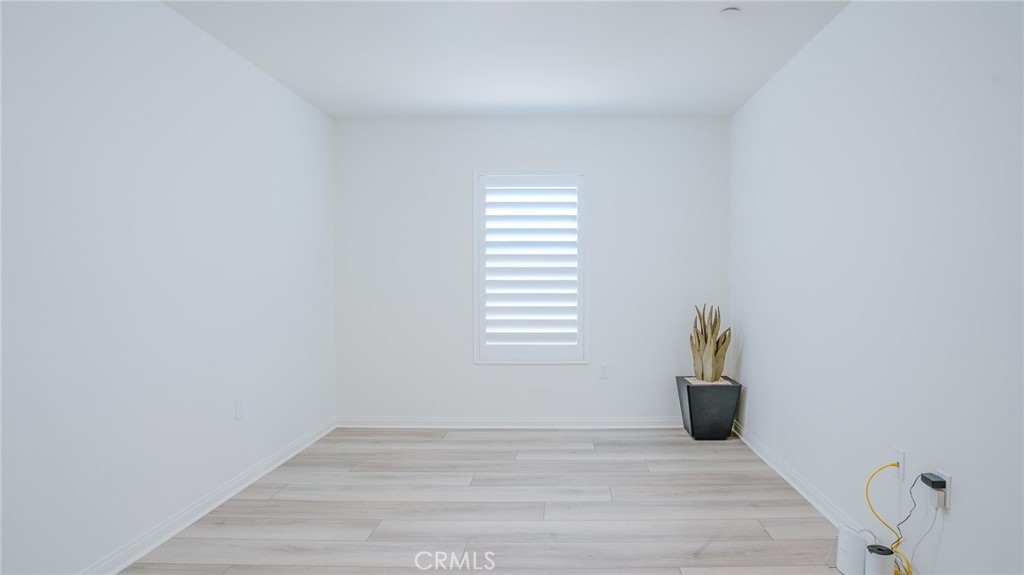 https://media.crmls.org/medias/520016d7-0bc0-49a9-9fae-857a7a1b3373.jpg?preset=X-Large