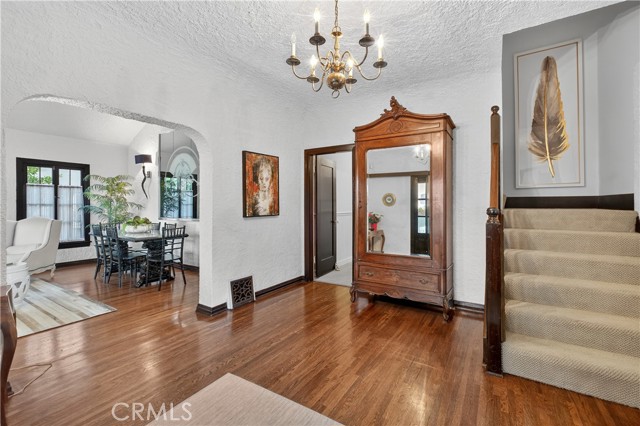 Detail Gallery Image 8 of 54 For 115 Annandale Rd, Pasadena,  CA 91105 - 4 Beds | 3 Baths
