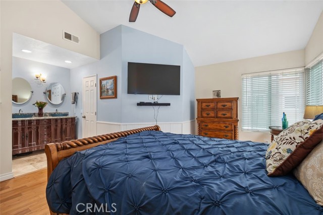 25165 Charlinda Drive, Mission Viejo CA: https://media.crmls.org/medias/5200c3f6-2dd0-4665-8898-cad3dd0564b7.jpg