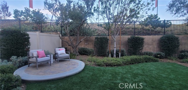 Detail Gallery Image 10 of 12 For 24086 Hillcrest Dr, Corona,  CA 92883 - 3 Beds | 2/1 Baths