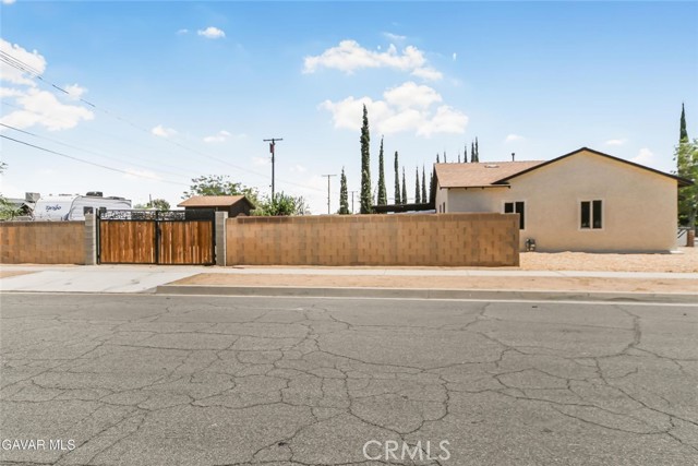 203 E Avenue P4, Palmdale CA: https://media.crmls.org/medias/520142fb-40a1-4a02-8cf4-9ba27b5f981e.jpg