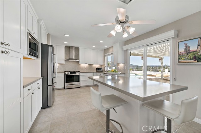 32070 Corte Bonilio, Temecula CA: https://media.crmls.org/medias/5201df04-a955-41cd-b6a7-ad83c4b45ec9.jpg