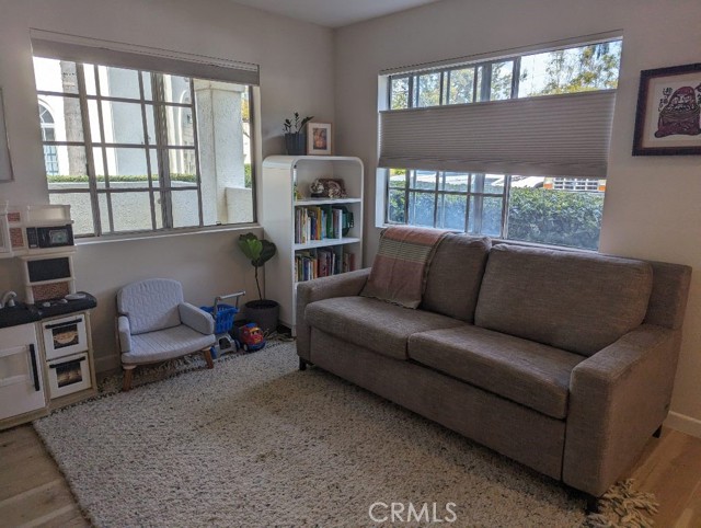 Detail Gallery Image 4 of 10 For 730 Eastshore #1,  Chula Vista,  CA 91913 - 1 Beds | 1 Baths