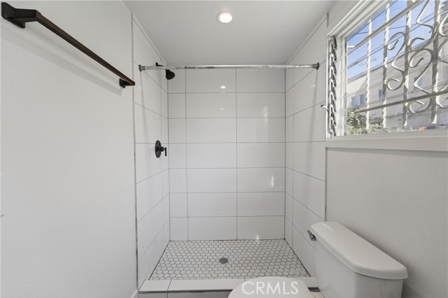 Detail Gallery Image 30 of 35 For 1616 S Norton, Los Angeles,  CA 90019 - 6 Beds | 6/1 Baths