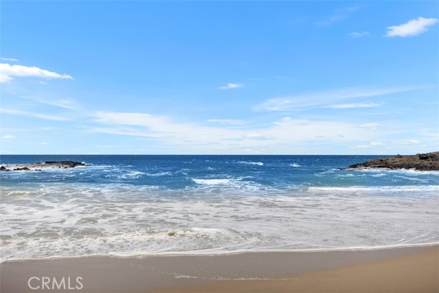 31755 Coast, Laguna Beach CA: https://media.crmls.org/medias/52038987-a560-4ea2-b04e-bdd93193d3f8.jpg