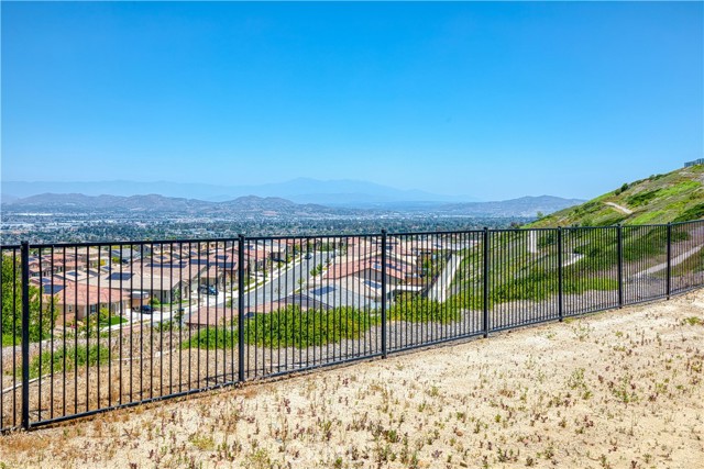 Detail Gallery Image 11 of 75 For 2725 Sierra Bella Dr, Corona,  CA 92882 - 5 Beds | 3 Baths