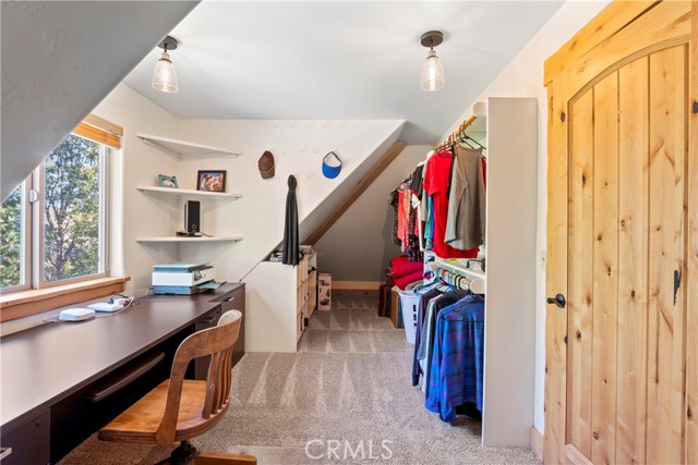 1034 Teakwood Drive, Lake Arrowhead CA: https://media.crmls.org/medias/5204795c-54e0-4d11-a72b-07f91aac27b3.jpg