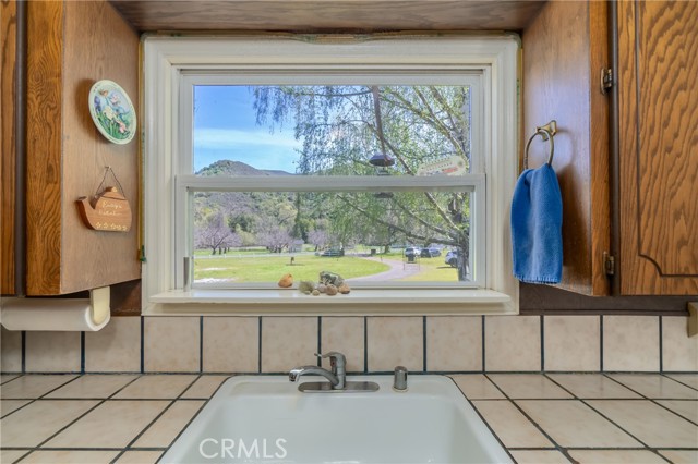 Detail Gallery Image 16 of 75 For 7825 Scotts Valley Rd, Lakeport,  CA 95453 - 4 Beds | 2 Baths