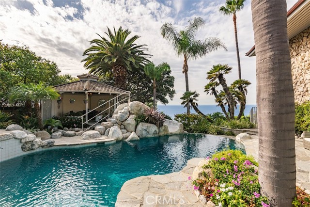 Detail Gallery Image 16 of 75 For 1733 Paseo Del Mar, Palos Verdes Estates,  CA 90274 - 6 Beds | 5/1 Baths