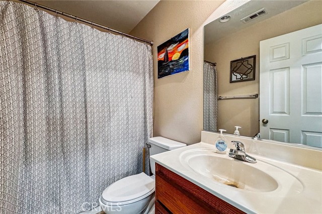 Detail Gallery Image 12 of 27 For 13302 Patricia Ln, Moreno Valley,  CA 92553 - 4 Beds | 3 Baths