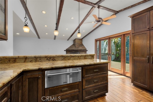3208 Walnut Avenue, Manhattan Beach CA: https://media.crmls.org/medias/5206e646-2394-43ce-9545-7ad0e724d004.jpg