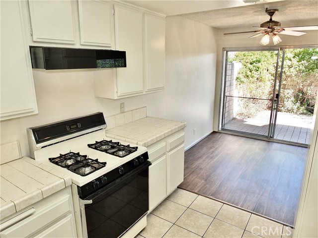 Detail Gallery Image 14 of 49 For 8472 Kington Way #7,  Cypress,  CA 90630 - 2 Beds | 2/1 Baths