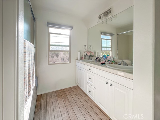 Detail Gallery Image 10 of 14 For 57 Bell Chime, Irvine,  CA 92618 - 3 Beds | 2/1 Baths