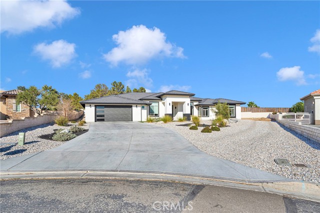 Detail Gallery Image 2 of 47 For 16383 Ridge View Dr, Apple Valley,  CA 92307 - 4 Beds | 2/1 Baths