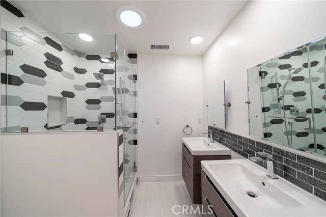 Master Bathroom designed fore pure elegance