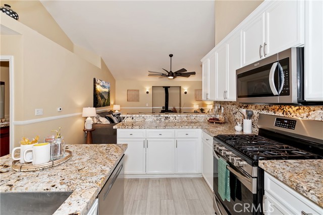Detail Gallery Image 11 of 28 For 142 Leonard, Sugarloaf,  CA 92386 - 3 Beds | 2 Baths