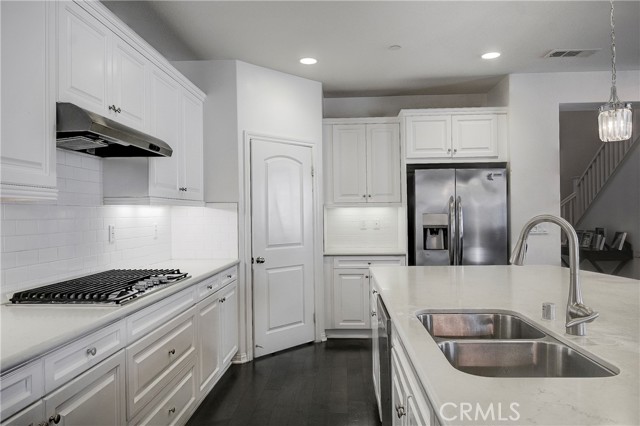 1855 W Willow Avenue, Anaheim CA: https://media.crmls.org/medias/520a1d19-9669-4321-a936-ede06ad9ff2c.jpg