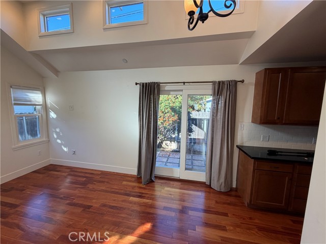 Detail Gallery Image 4 of 14 For 547 E Jefferson, Orange,  CA 92866 - 2 Beds | 1 Baths