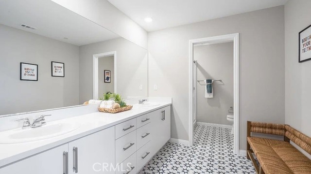 Detail Gallery Image 7 of 26 For 14225 Rollins St, Hesperia,  CA 92345 - 5 Beds | 3/1 Baths