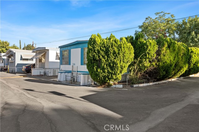 Detail Gallery Image 19 of 20 For 10711 Sherman Grove #36,  Sunland,  CA 91040 - 2 Beds | 1/1 Baths