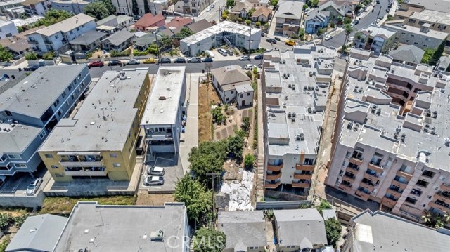 811 N Bunker Hill Avenue, Los Angeles CA: https://media.crmls.org/medias/520af961-e375-4d12-b9a7-a71768268ea6.jpg