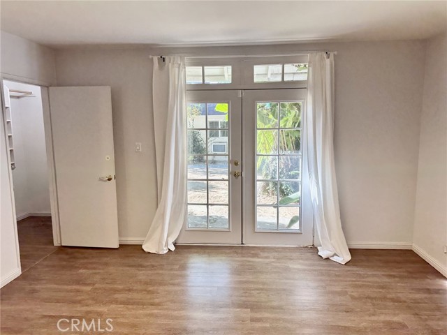 Detail Gallery Image 18 of 41 For 4515 Sherman Oaks Ave, Sherman Oaks,  CA 91403 - 3 Beds | 2/1 Baths