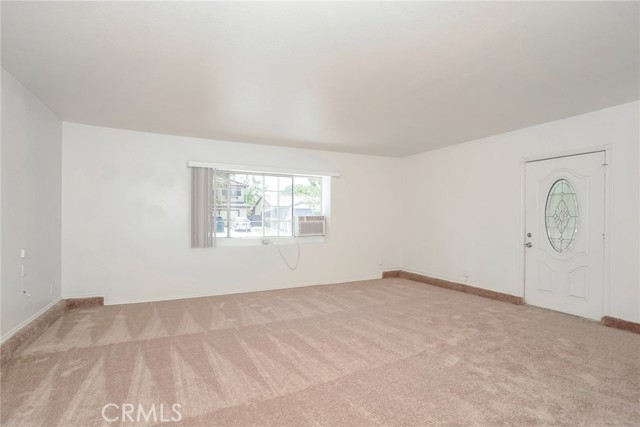1115 E Avenue J6, Lancaster CA: https://media.crmls.org/medias/520b8525-c5a2-4928-b1ad-d2cb20586d83.jpg