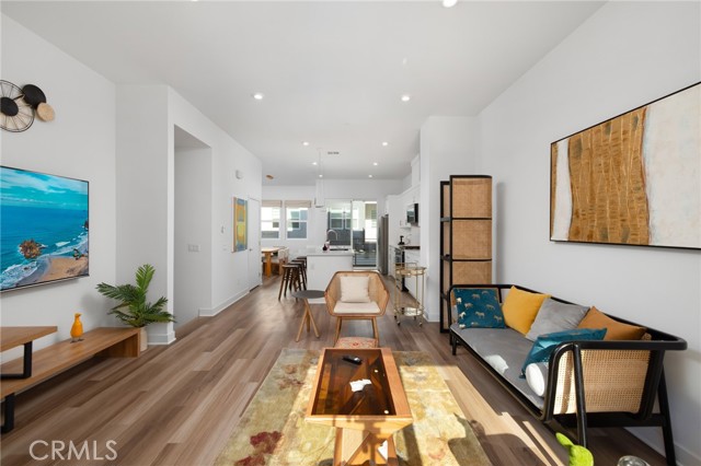 Detail Gallery Image 2 of 29 For 1410 S Urbana, Anaheim,  CA 92805 - 4 Beds | 3/1 Baths