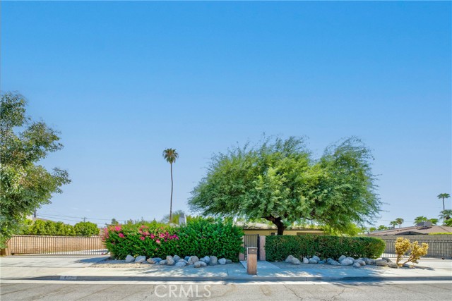 Detail Gallery Image 1 of 30 For 642 S Mountain View Dr, Palm Springs,  CA 92264 - 4 Beds | 3 Baths