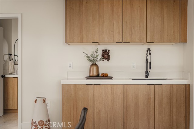 Detail Gallery Image 29 of 39 For 3950 Franklin Ave, Los Angeles,  CA 90027 - 3 Beds | 3/1 Baths