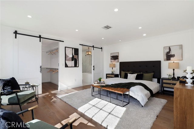 543 N Gardner Street, Los Angeles CA: https://media.crmls.org/medias/520ceb3b-3678-4492-8f2d-c9d635b2a956.jpg