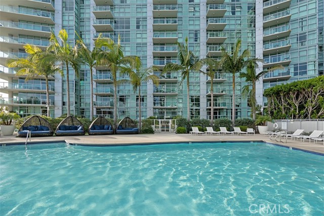 Detail Gallery Image 13 of 29 For 13700 Marina Pointe Dr #405,  Marina Del Rey,  CA 90292 - 3 Beds | 2/1 Baths