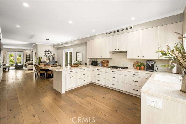 271 Prospect Avenue, Long Beach CA: https://media.crmls.org/medias/520e0089-a7de-4cb2-817a-cfbc16c298db.jpg