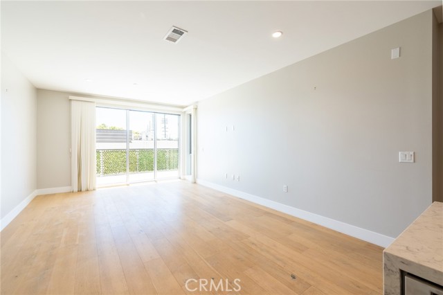 Detail Gallery Image 8 of 22 For 1920 S Pacific Coast #208,  Redondo Beach,  CA 90277 - 2 Beds | 2 Baths