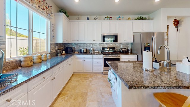 Detail Gallery Image 14 of 45 For 24886 Olive Hill Ln, Moreno Valley,  CA 92557 - 3 Beds | 2 Baths