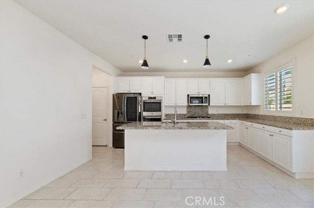 Detail Gallery Image 15 of 44 For 19435 Fortunello Ave, Riverside,  CA 92508 - 4 Beds | 3 Baths