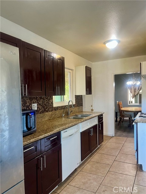 5617 29TH Street, Jurupa Valley CA: https://media.crmls.org/medias/520f2fae-cf28-4ede-8322-ddfe47f8206c.jpg