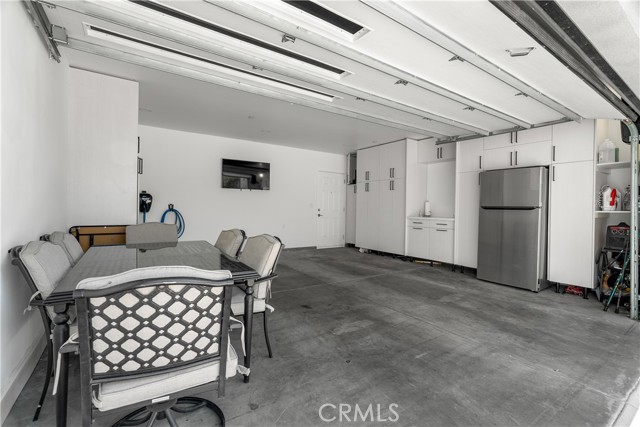 3419 Montrose Avenue, La Crescenta CA: https://media.crmls.org/medias/520fe95c-0a79-4d3a-9b35-d49878aef32b.jpg