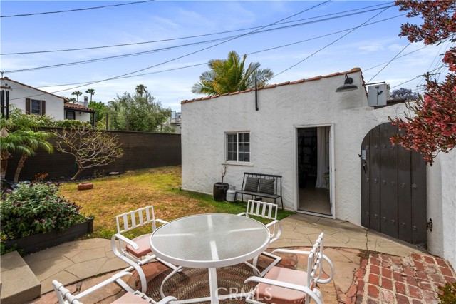 Detail Gallery Image 25 of 38 For 5022 E Broadway, Long Beach,  CA 90803 - 2 Beds | 2 Baths