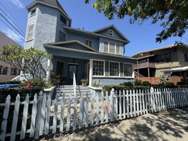 321 W 6th
