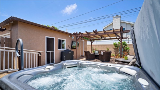 5215 E Monlaco Road, Long Beach CA: https://media.crmls.org/medias/5211b538-0241-42af-b2e2-51f9fcde749b.jpg