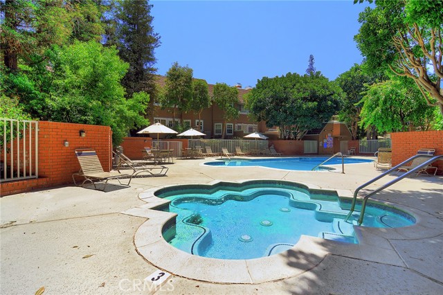 Detail Gallery Image 33 of 33 For 20950 Oxnard St #11,  Woodland Hills,  CA 91367 - 3 Beds | 2/1 Baths