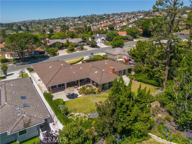 6966 Crest Road, Rancho Palos Verdes CA: https://media.crmls.org/medias/5211d29c-ce84-475f-8f90-712c5d1391dc.jpg
