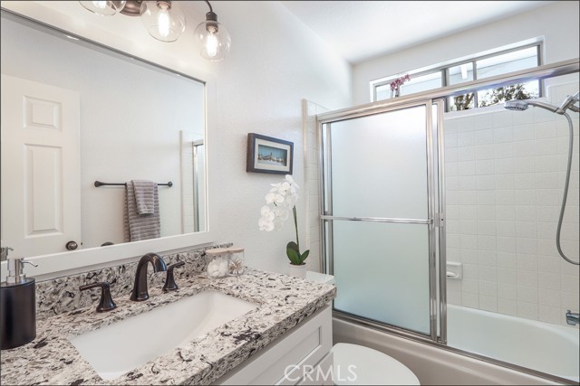 3 Blue Heron Lane, Aliso Viejo CA: https://media.crmls.org/medias/5211d2ed-4046-4b13-8f75-70b395e3bf40.jpg
