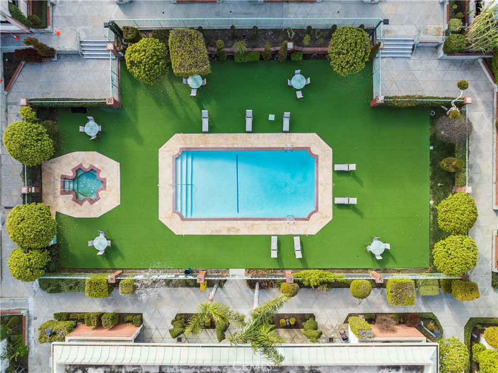 https://media.crmls.org/medias/52120759-ce9a-4e5d-9446-b26af53c111e.jpg?preset=X-Large