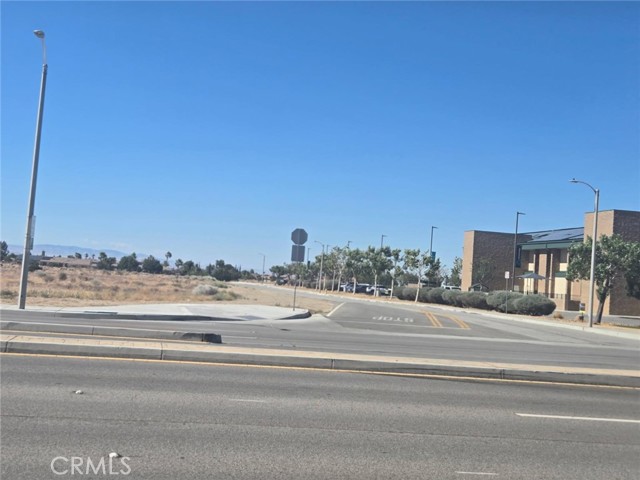 21 W Cor Avenue P & 21Stw Avenue W, Palmdale CA: https://media.crmls.org/medias/5212db6a-0a55-4b06-bc4f-7c6fa05cffc3.jpg